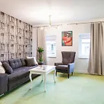 Apartment Oomph Deluxe Apt Ruska *