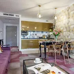 Oomph Deluxe Apt Ruska Apartment *