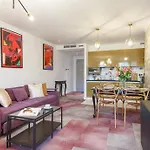 Apartment Oomph Deluxe Apt Ruska