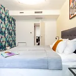 Oomph Deluxe Apt Ruska