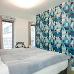 Oomph Deluxe Apt Ruska