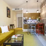 Apartment Oomph Deluxe Apt Ruska