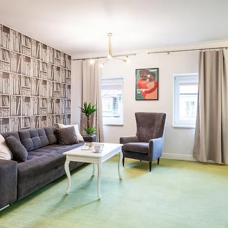 Apartment Oomph Deluxe Apt Ruska *