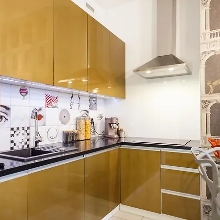 Oomph Deluxe Apt Ruska Apartment