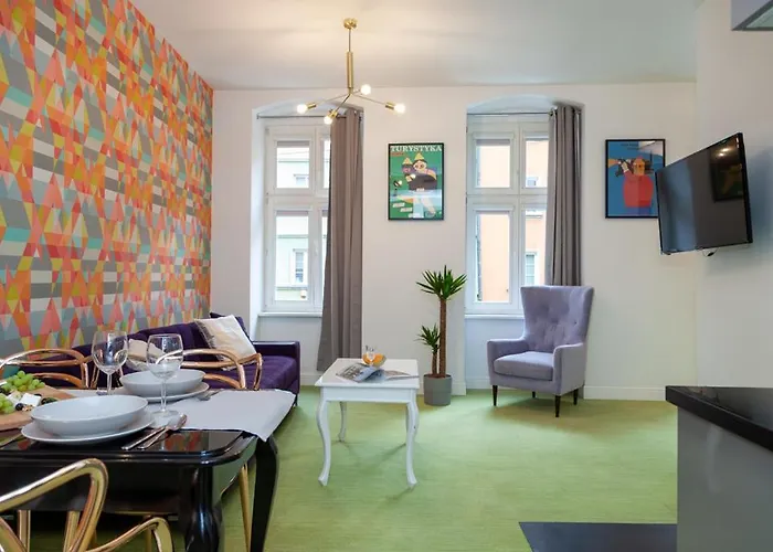 Oomph Deluxe Apt Ruska