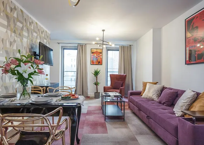 Oomph Deluxe Apt Ruska