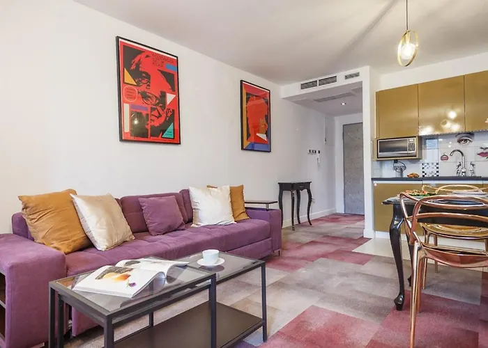 Oomph Deluxe Apt Ruska 아파트