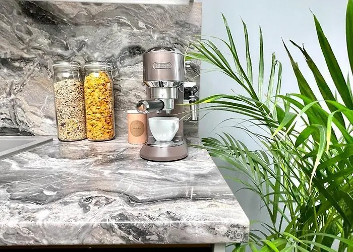 Oomph Deluxe Apt Ruska *