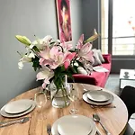 Oomph Deluxe Apt Ruska Appartement