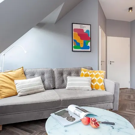 Oomph Deluxe Apt Ruska *