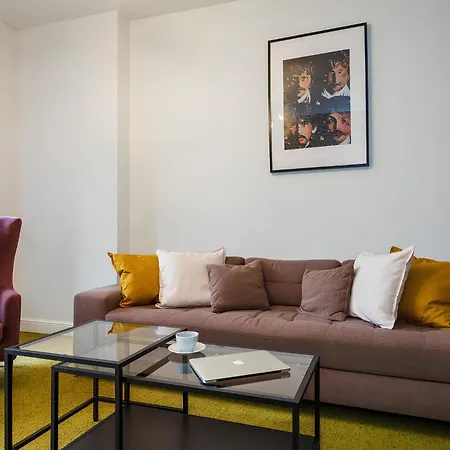 Oomph Deluxe Apt Ruska *