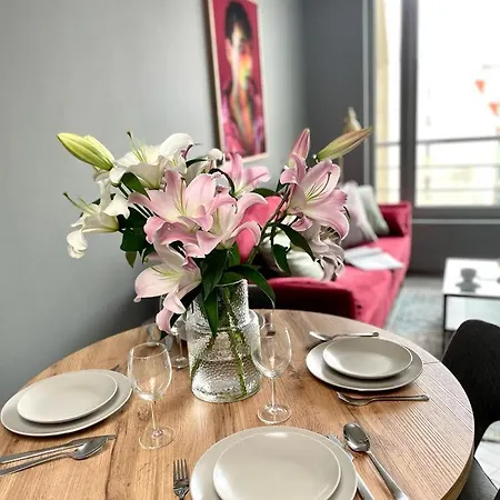 Oomph Deluxe Apt Ruska 아파트