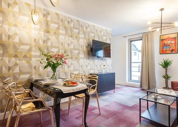 Oomph Deluxe Apt Ruska * Breslau