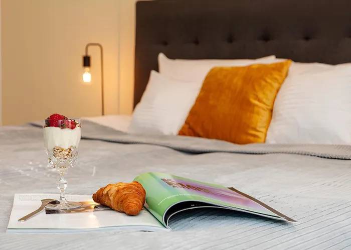 Oomph Deluxe Apt Ruska