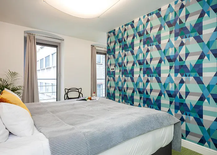 Oomph Deluxe Apt Ruska