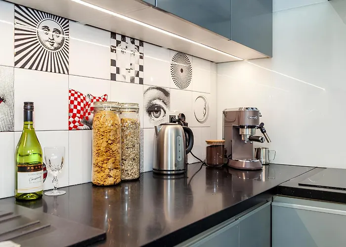 Oomph Deluxe Apt Ruska Apartment