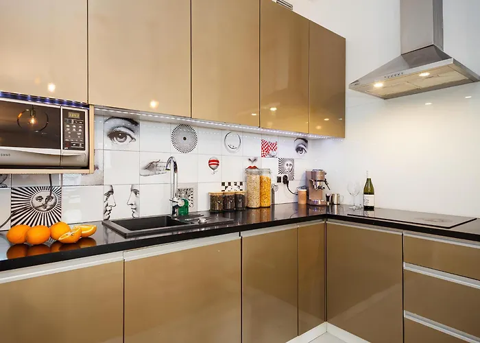 Oomph Deluxe Apt Ruska * Breslau