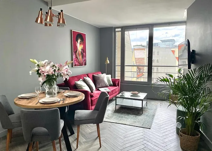 Oomph Deluxe Apt Ruska * Breslau